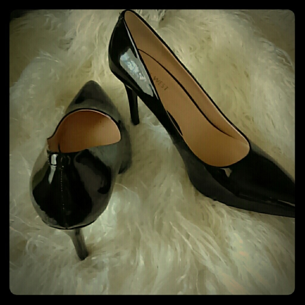 Black patent leather pumps